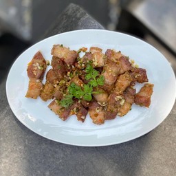 หมูสามชั้นคั่วพริกเกลือ