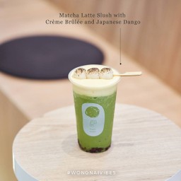 Matcha Latte Slush with Crème Brûlée and Japanese Dango (165.-)