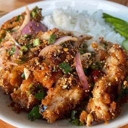 ข้าวยำไก่แซ่บ