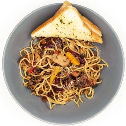 5สปาเก็ตตี้ผัดพริกสดเนื้อโคขุนสับ