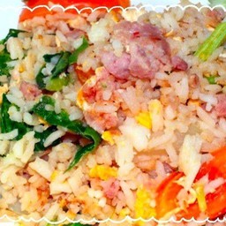 ข้าวผัดแหนม