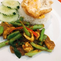 ข้าวราดเครื่องแกงทะเล