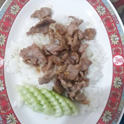 หมูกระเทียม ไข่ดาว