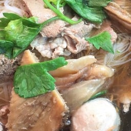 เตี๋ยวเนื้อ นายย้ง ท่าฉลอม มหาชัย
