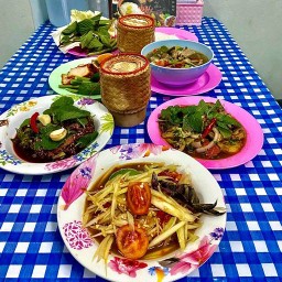 อุบลพาแซ่บ อาหารอีสาน ส้มตำ ลาบ คอกกระบือ สมุทรสาคร