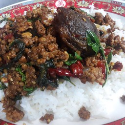 ข้าว กระเพราไข่เยี่ยวม้า