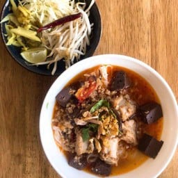 ขนมจีนน้ำเงี้ยว
