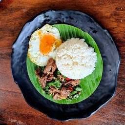 ข้าวราดกะเพราเนื้อ+ไข่ดาว