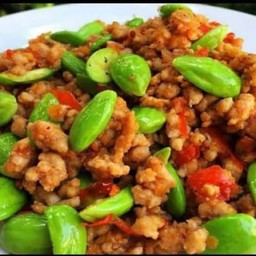 ผัดสะตอหมูสับ
