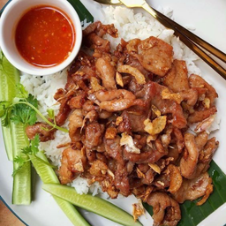 ข้าวหมูทอดกระเทียม