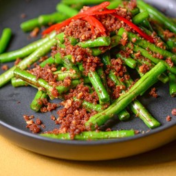 ถั่วฝักยาวคั่วเคยกุ้งแห้ง