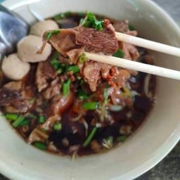 โสเจ้งเตี๋ยวหมูตุ๋น ศูนย์อาหารราชภัฎบุรีรัมย์