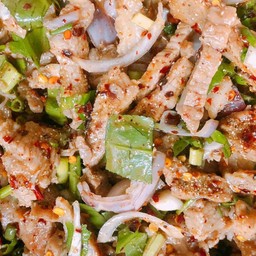 เจ๊ตุ้มลาบก้อย ซอยธ.กรุงเทพ