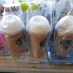 แมวเหมียวกาแฟเย็น