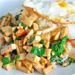 ข้าวกระเพราหมูยอไข่ดาวข้าว