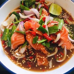 ร้านยำโครตแซ่บ