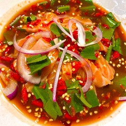 ยำปลาแซลมอน