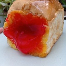 ปังปิ้งไส้ทะลักสตอเบอร์รี่