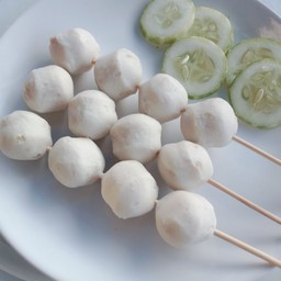 ลูกชิ้นปลา หอมเจียว