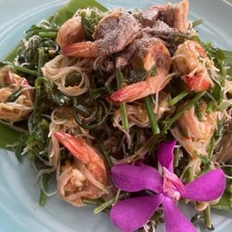 หมี่ผัดผักกูด