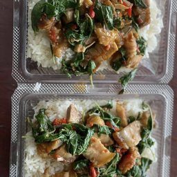 ข้าวกระเพาหมูกรอบ