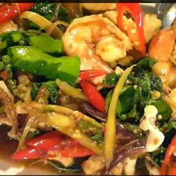 เส้นใหญ่ ผัดขี้เมาทะเล