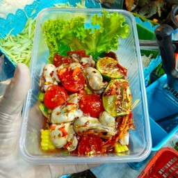 ยำมะม่วงข้าวโพด  หอยนางรม.+ไข่แดง