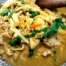 เเกงเนื้อกะทิหน่อไม้ดอง