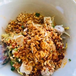 เส้นบะหมี่ต้มยำหมู