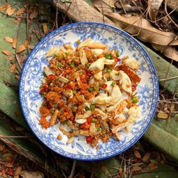 กับข้าว  เนื้อปู+ไข่ปูคั่วพริกเกลือ