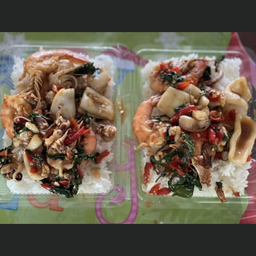 กระเพา  ทะเล ราดข้าว