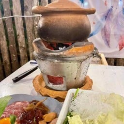 ร้านกะเพราถาดขั้นเทพ หลังมอ