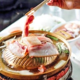 เนื้อรวมมิตร ชุดกลาง