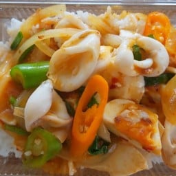 ผัดไข่เค็มราดข้าว