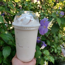 มะพร้าวปั่นนมสด