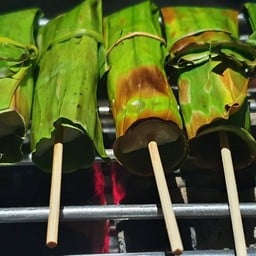 ไข่ปลาหมึกห่อใบตองย่าง