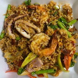 อิ่มจบครบที่นี่ (ตามสั่ง-ปิ้งย่าง-หมาล่า-เครื่องดื่ม)