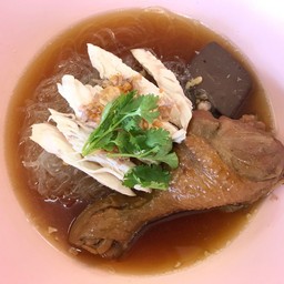 ก๋วยเตี๋ยวไก่ตุ๋น+เนื้อไก่