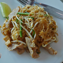 ผัดไทยวุ้นเส้นหมู