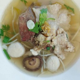 ก๋วยเตี๋ยว่เส้นใหญ่นำ้ใส