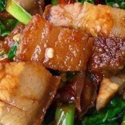 ข้าวราดคน้าหมูกรอบ