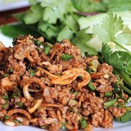 ลาบหมูคั่ว (กับข้าว)