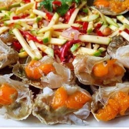 ยำปูม้าไข่ดอง