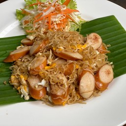 Chicken sausage fried with noodle - มาม่าผัดไส้กรอก