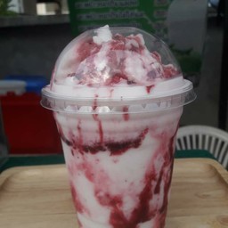 มะพร้าวเผาปั่นนมสด by เฌอเบล เซเว่น หลิ่งมื่น