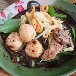 ส้มโอเตี๋ยวเรือ