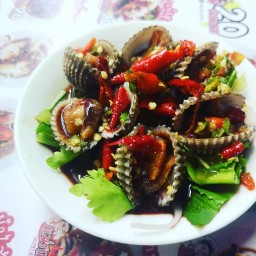 แม่รถถังยำแซบสาขาสำเหร่