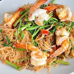หมี่ผัดกระเฉดรสเด็ด🔥 สปาเก็ตตี้ผัดขี้เมา มาม่าผัดขี้เมา ( มหาเส้น )