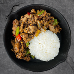 ผัดพริกไทยดำราดข้าว