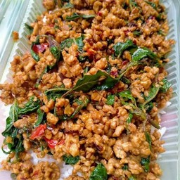 ผัดกระเพรา (กับข้าว)